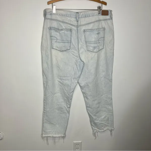American Eagle Outfitters light‎ wash mom jeans distressed women’s size 18 - Image 6