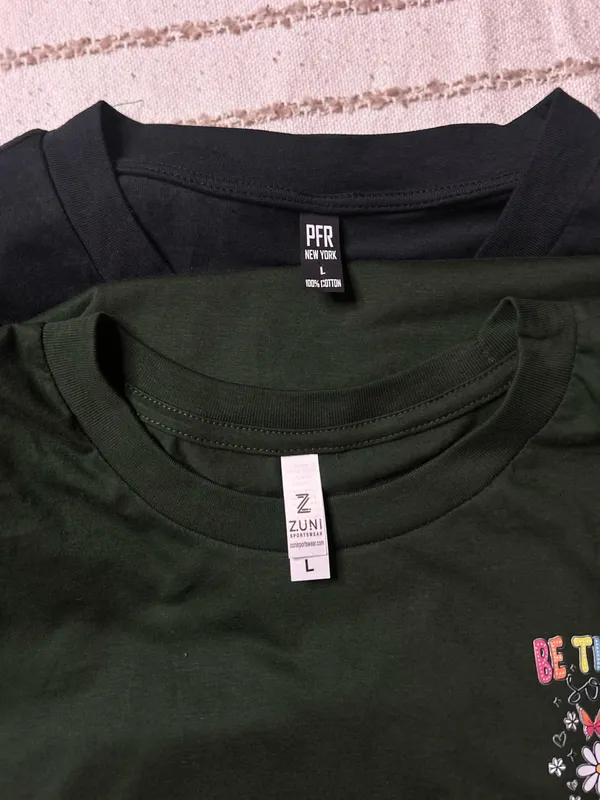 Smiley graphic tees Multiple Size L - Image 3