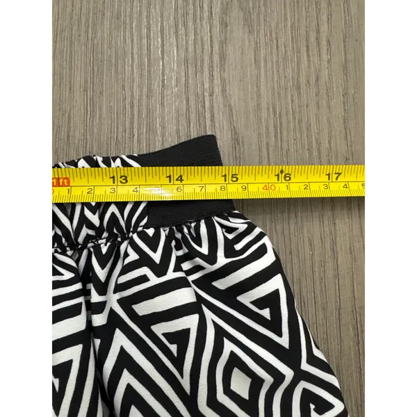 White House Black Market Geometric Print Black/White Skirt, Medium - Image 5