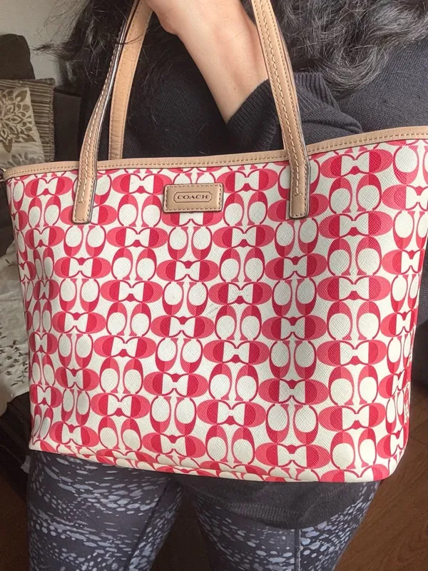 Authentic coach 1941 C monogram signature coated leather trim leather tote - Image 9