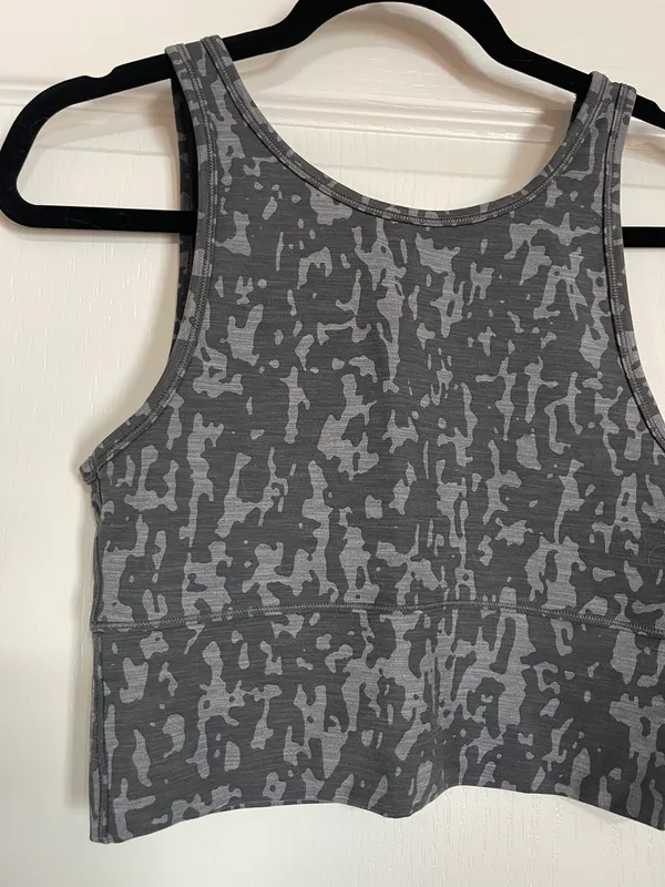 Lululemon tank (6) - Image 4