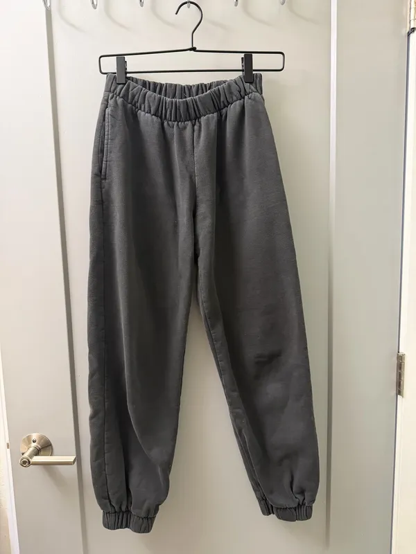 Brandy Melville Sweatpants Dark Grey - Image 4