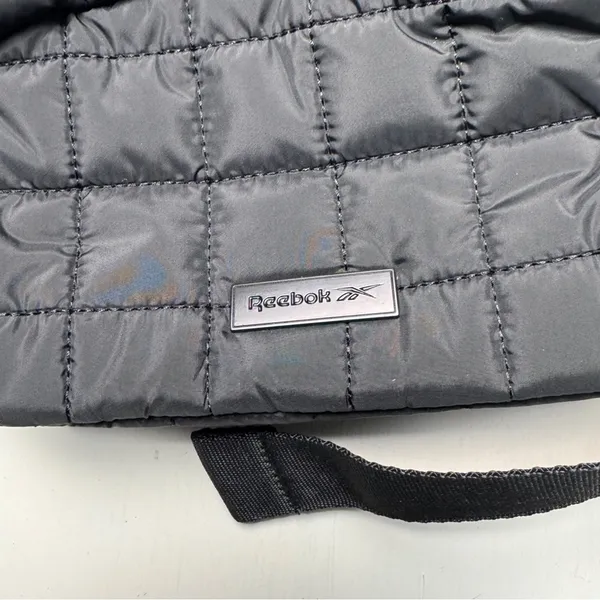 Reebok Trendy Fashionable Lightweight Black Fanny Pack Case Sz 1.6 L NWT - Image 3