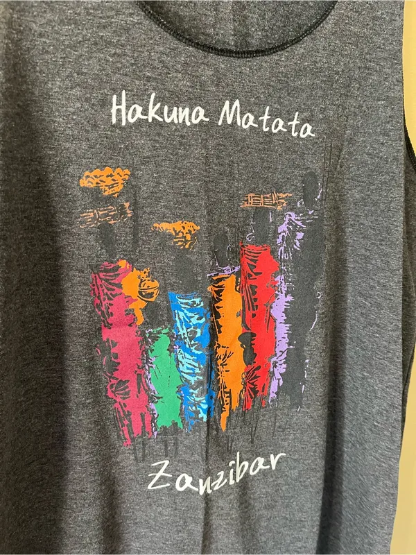 Zanzibar Hakuna Matata Charcoal Graphic Tank - Multicolor Print - Image 2