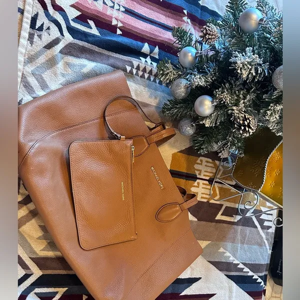 Reversible Michael Kors purse - Image 2