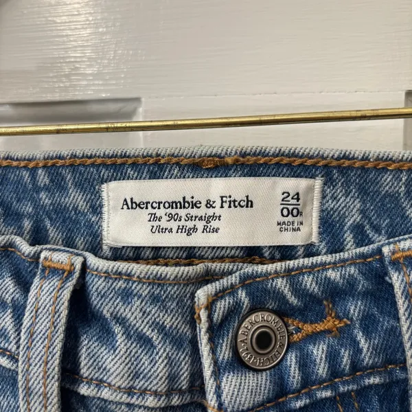 NEW Abercrombie Fitch 90s Straight High Rise Jeans Curve Love 24R Light‎ Wash - Image 4