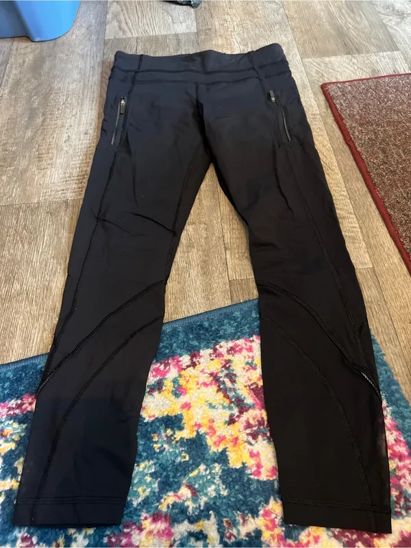 Lululemon black ankle mesh leggings size 6 - Image 8