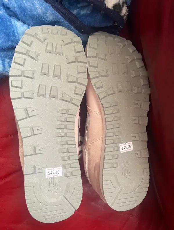 New Balance Women’s Sneakers Baby Pink Size 7 - Image 3