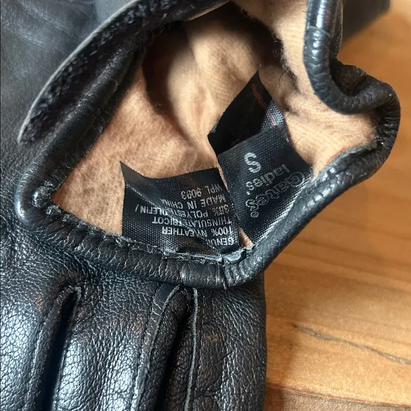 Gates Black Genuine Leather Velcrow Fastener Gloves - Image 4