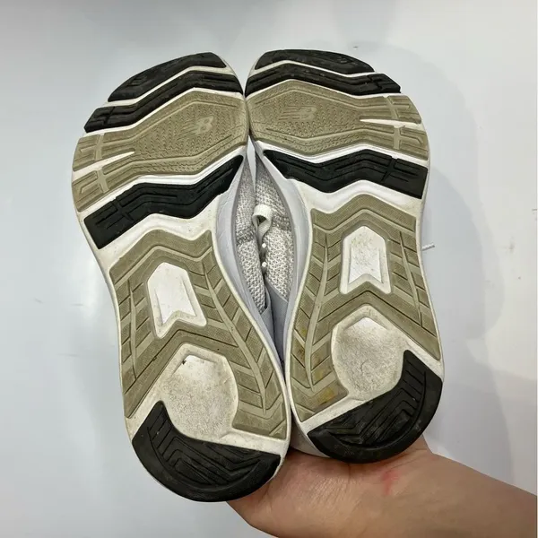 New Balance fuelcore nergize V1 sneaker light‎ gray women’s size 7.5 casual - Image 9