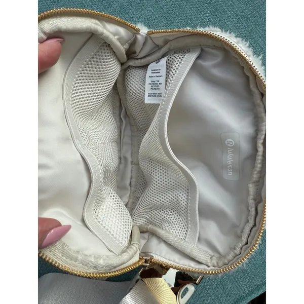 Lululemon‎ Everywhere Belt Bag White Fleece Sherpa Gold Hardware Waist Pack 1L - Image 5