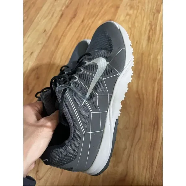 Nike golf shoes size 6y or 6.5 adult or 7 women’s adult gray color - Image 3