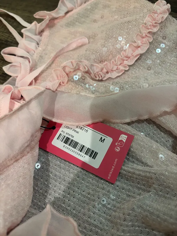 sequin ruffle split front top in light pink - Image 5