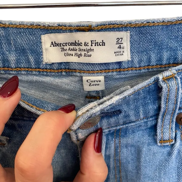 Abercrombie & Fitch The Ankle Straight Ultra High Rise Curve Love Jeans - Image 8