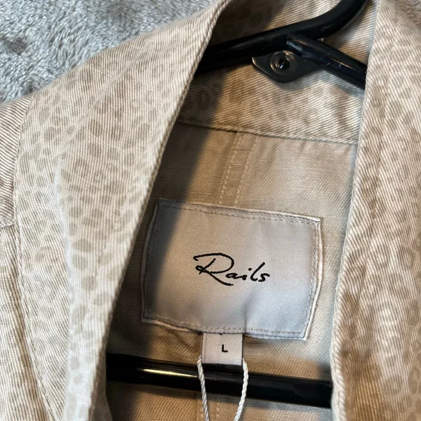 RAILS Collins White Mini‎ Cheetah Jacket Size Large Tencel Linen Cream New - Image 6