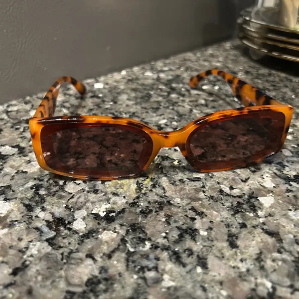 Tortoise Shell Sunglasses Brown - Image 2