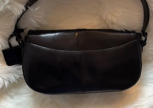 Kenneth Cole New York Sleek Black Leather Shoulder Bag - Image 6