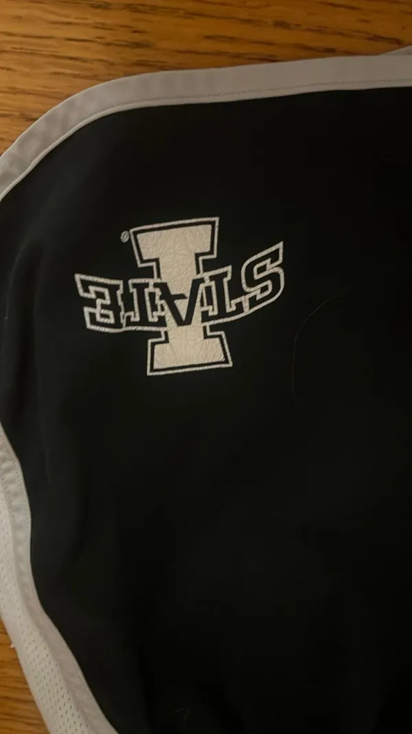 Under Armour Iowa state shorts - Image 3