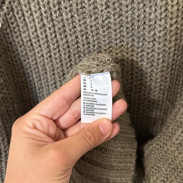 American Eagle Sweater - Image 4