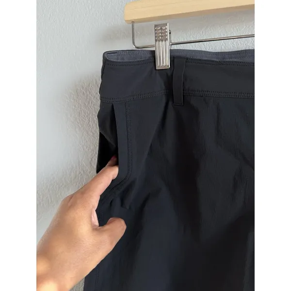 REI Co-op Women's Trail Shorts Black Zipper Pocket Outdoor Hiking Shorts Size 10 - Image 6