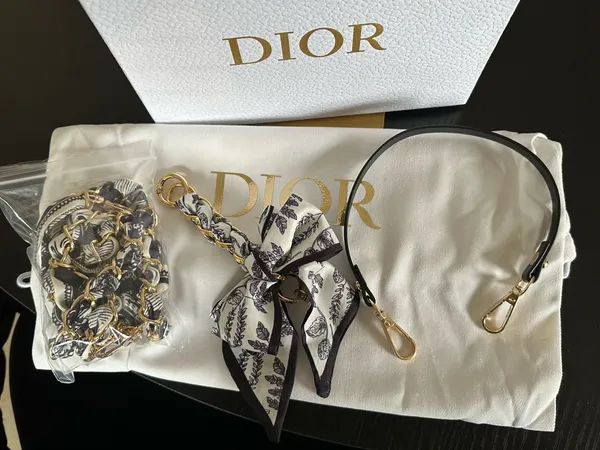 Dior cosmetic pouch  - Image 3