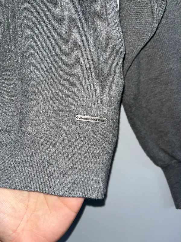 Abercrombie Grey V-Neck Sweater - Image 4