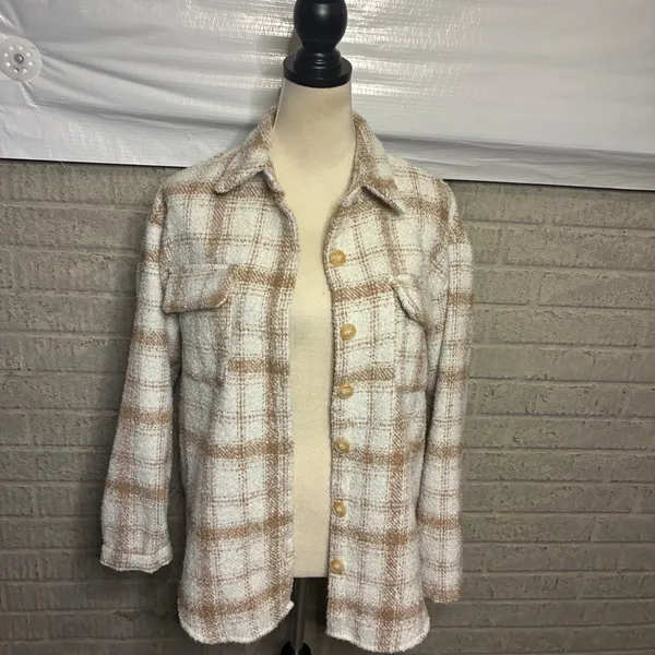Goodnight Macaroon Tan Cream Plaid Boucle Shacket Shirt Jacket Women‎ Large - Image 2