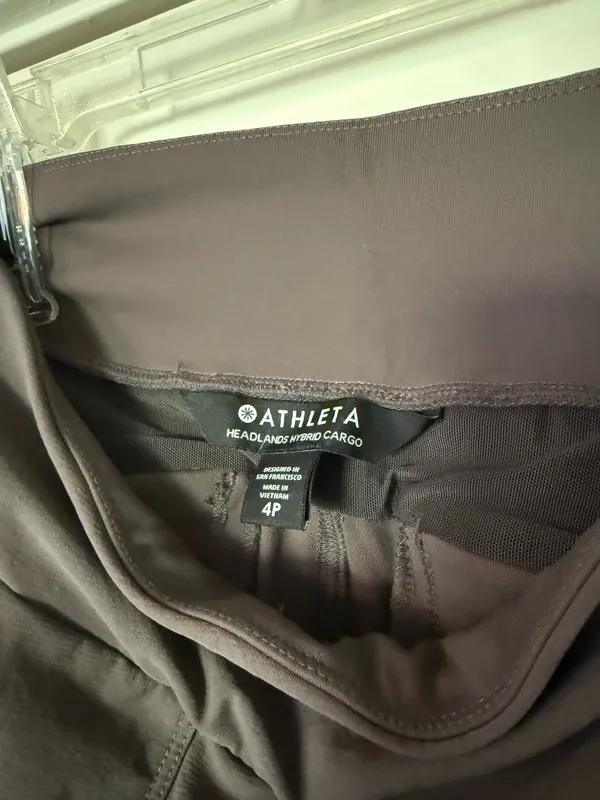 Athleta Women’s Cargo Yoga Pants 4  - Image 3