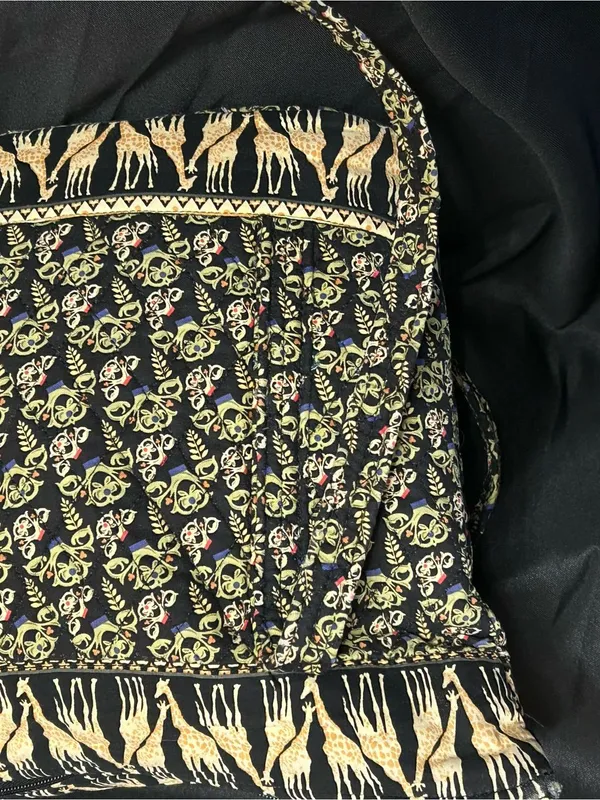 Black & Gold Giraffe Print Quilted Shoulder Bag - Image 4