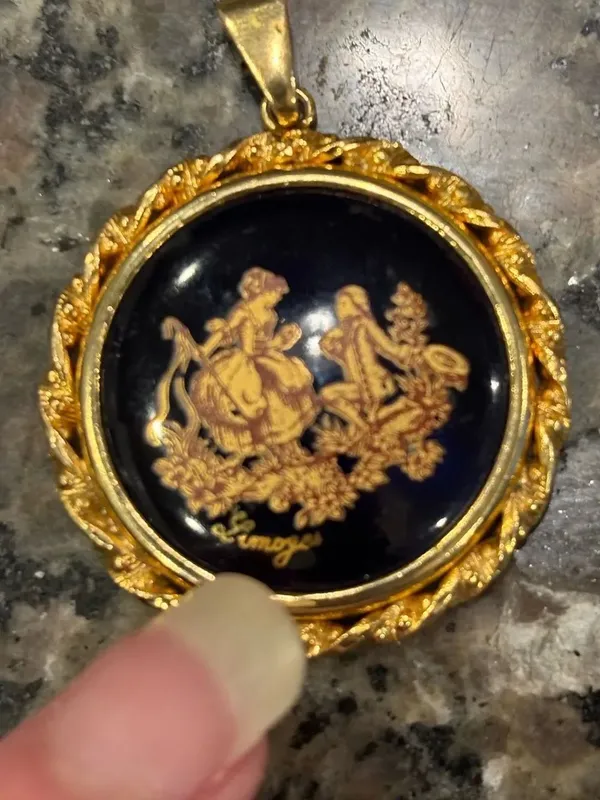 Limoges Courting Couple Black and Gold Figural Round Pendant - Image 3