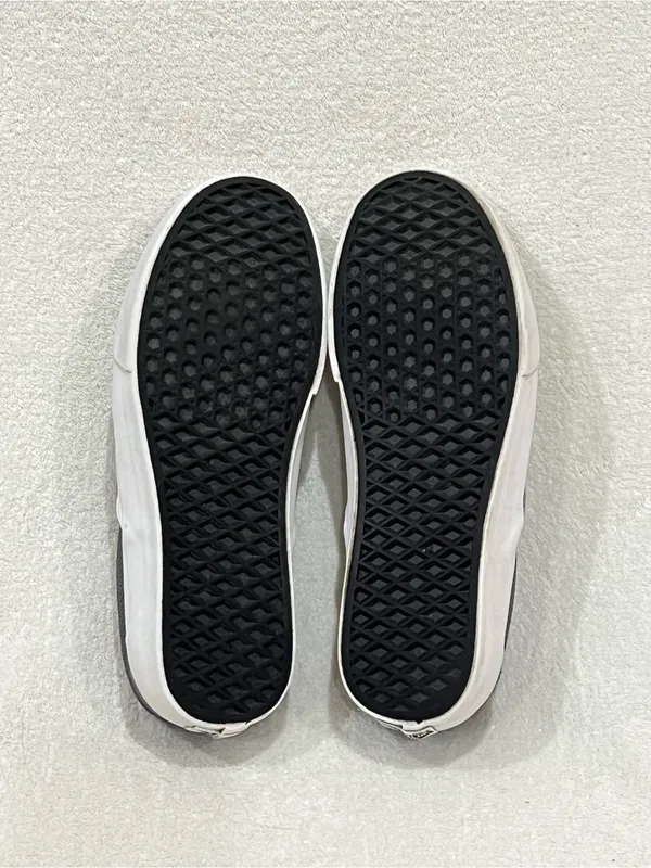 Vans Classic Grey Perf Leather Slip-On in Smoked Pearl Unisex Women’s Size 9.5 - Image 11