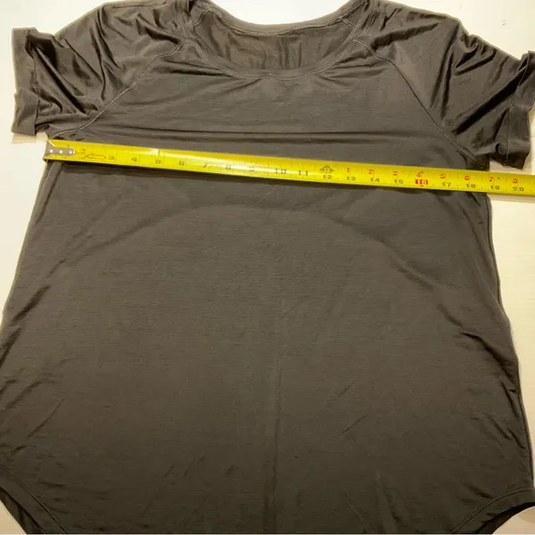 Lululemon Open Up Tie Back Tee Black Women Sz S/M - Image 6