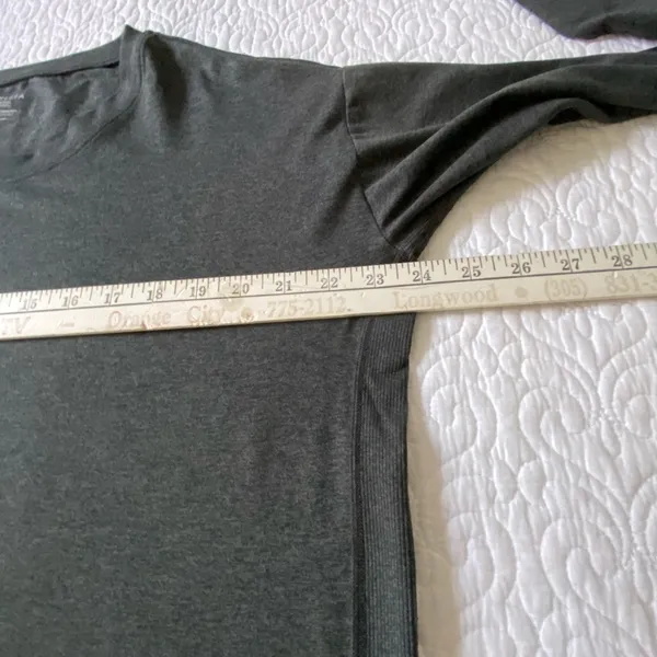 Athleta Gray Uptempo Top Size Large Athleisure, minimalist, normcore, gorpcore - Image 10
