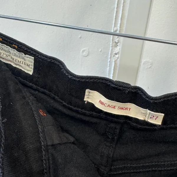 Levis Premium Ribcage Shorts Button Fly W27 Black High Rise Raw Hem Denim - Image 6