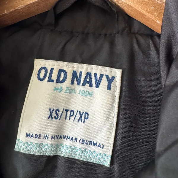 Old Navy Women's Black Quilted Vest Full Zip‎ Lightweight Size XS - Image 4