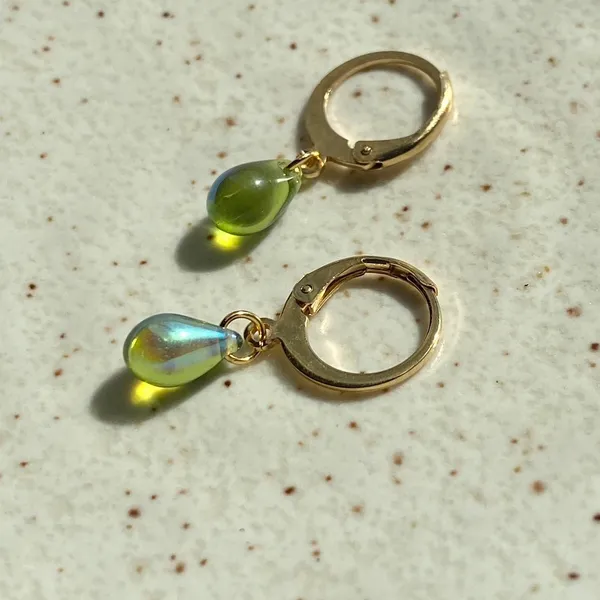 Handmade aurora olive green mini teardrop Czech glass simple minimalist earrings💚🫒💕 - Image 4