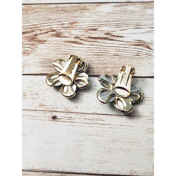 Vintage Clip On Earrings Large Green Gem Flower Statement 1 & 1/8" - Image 4