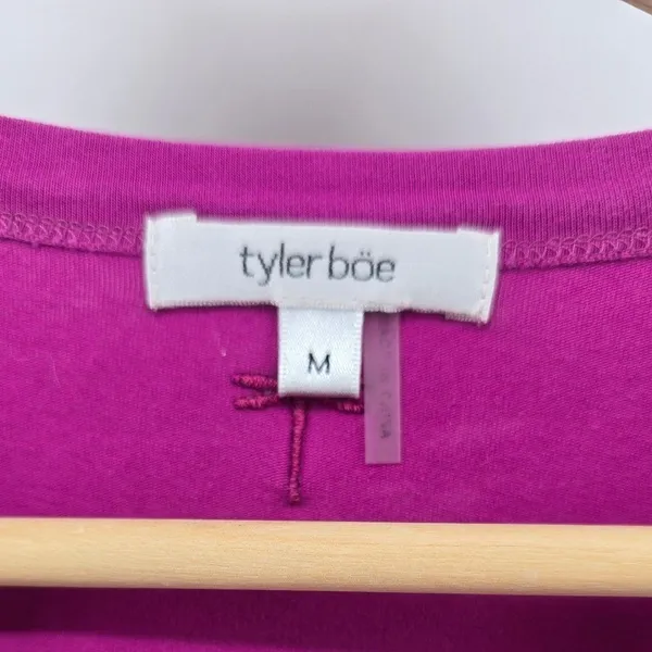 tyler böe T-Shirt Womens M Puff Sleeve Magenta Scoop Neck EUC - Image 2