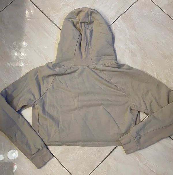 Gymshark Women’s Crop Hoodie Sweatshirt - Image 2