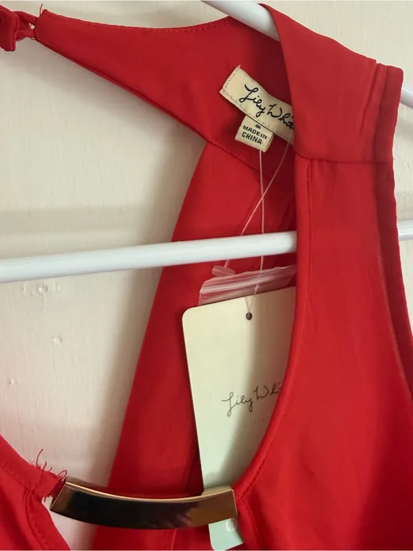 Lily White Red Sleeveless V-Neck Hi-Lo Tank - Image 4