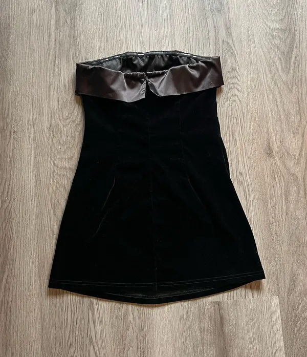 Black Velvet Strapless Mini Dress Size S - Image 2