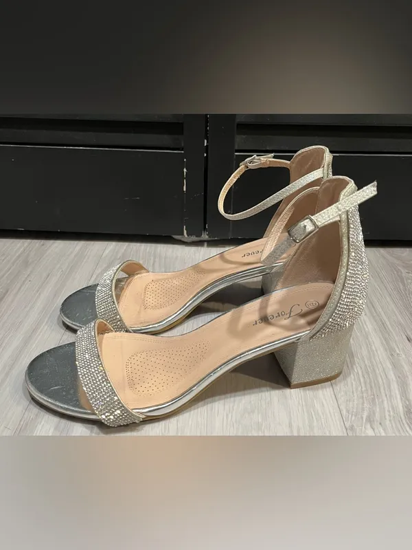 Forever 21 Silver open Toe Rhinestone‎ Ankle
Strap Buckle Low Chunky Heels - Image 9