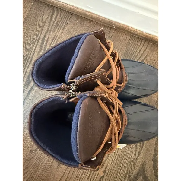 Sperry Women's Saltwater Duck Boot, Tan/Navy, Size 5 US NWT - Image 5