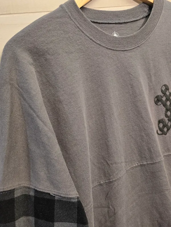 {M} Walt Disney World Spirit Jersey Mickey Mouse Buffalo Plaid Black Grey - Image 3