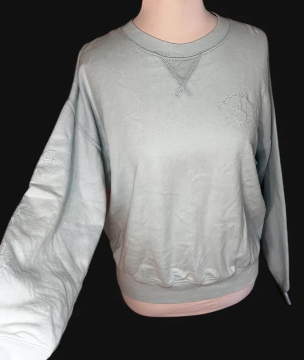 American Eagle Outfitters light blue sweatshirt with embroidered daisy design. Size - S - Image 5