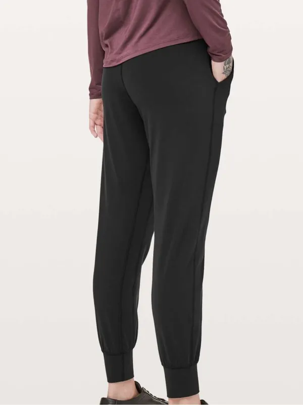 Lululemon Align Joggers Black - Image 2