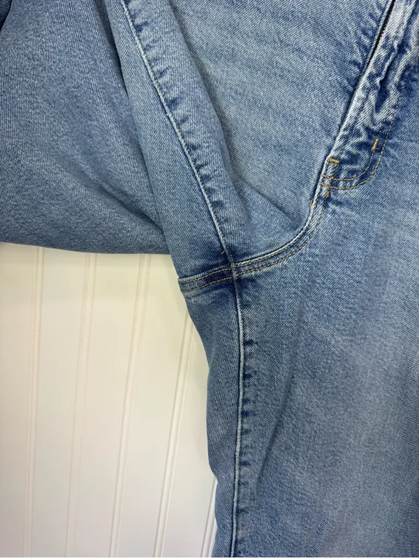 Old Navy Womens High Rise OG Loose Light Blue Jeans Distressed Smooth Pockets 16 - Image 2