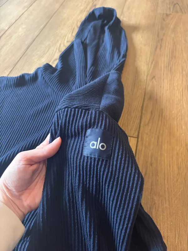 Alo yoga sweat set  - Image 4