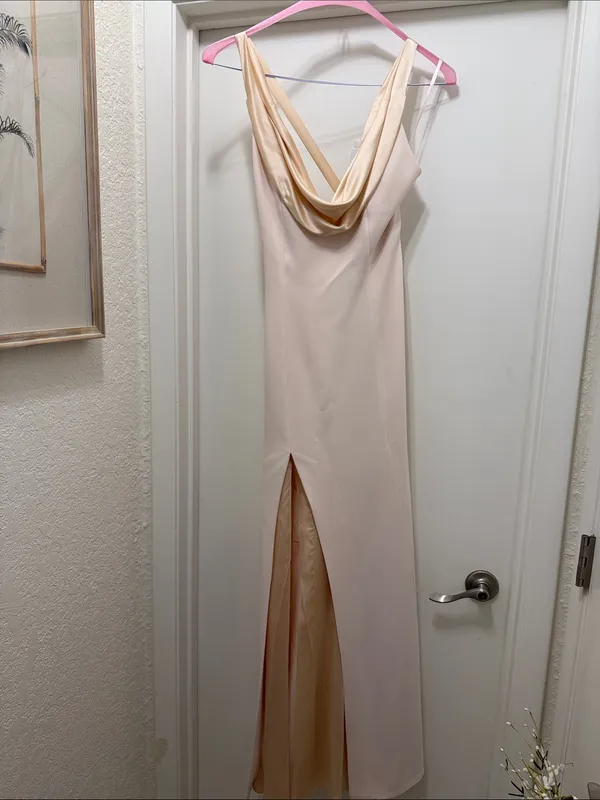 Cinq à Sept's Jill gown in pearl - Image 3