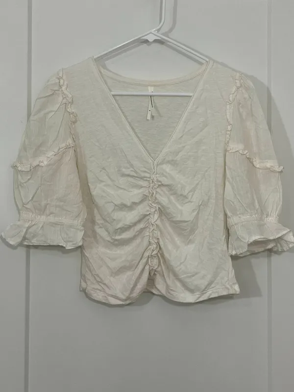 Anthropologie Medium Cream Ruffled Ruched Center V-Neck Blouse - Image 2